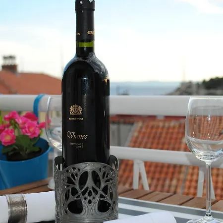 Optimist * Μακάρσκα