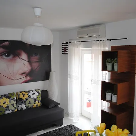 דירה Optimist מאקרסקה