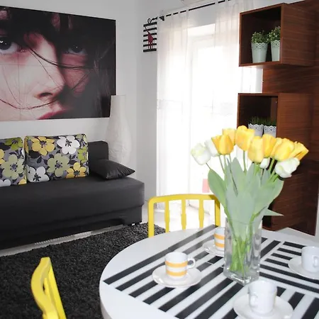 דירה Optimist מאקרסקה