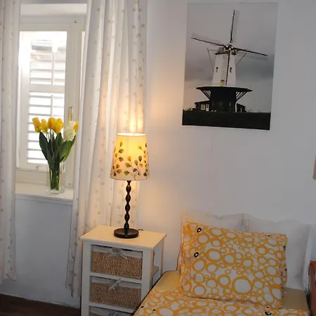 Optimist Apartment *