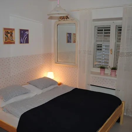 Optimist Apartment *