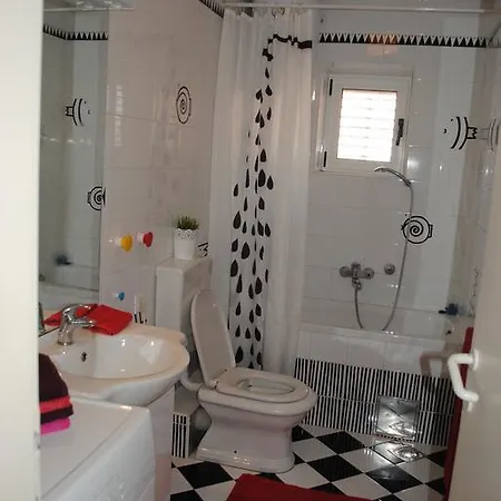 Apartment Optimist *