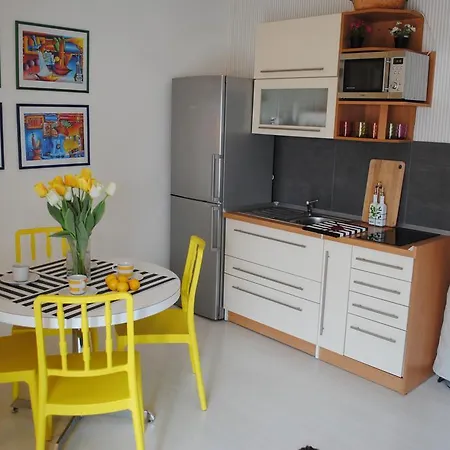 Apartment Optimist *