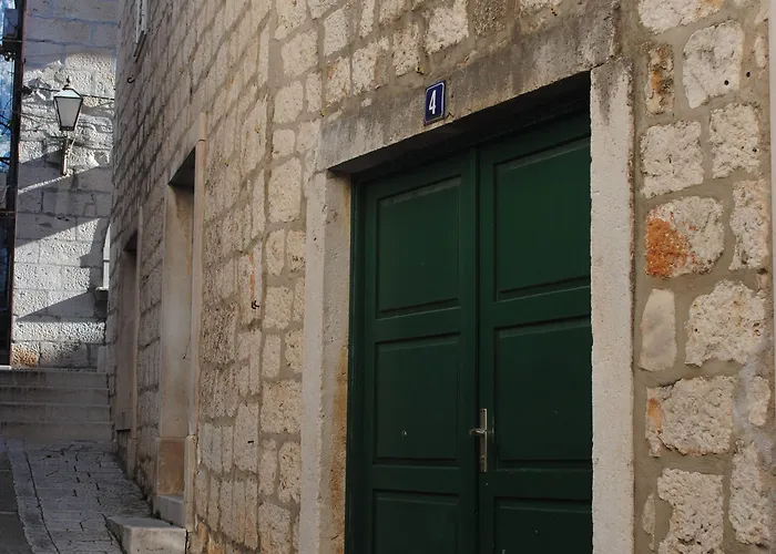 Διαμέρισμα Optimist Μακάρσκα